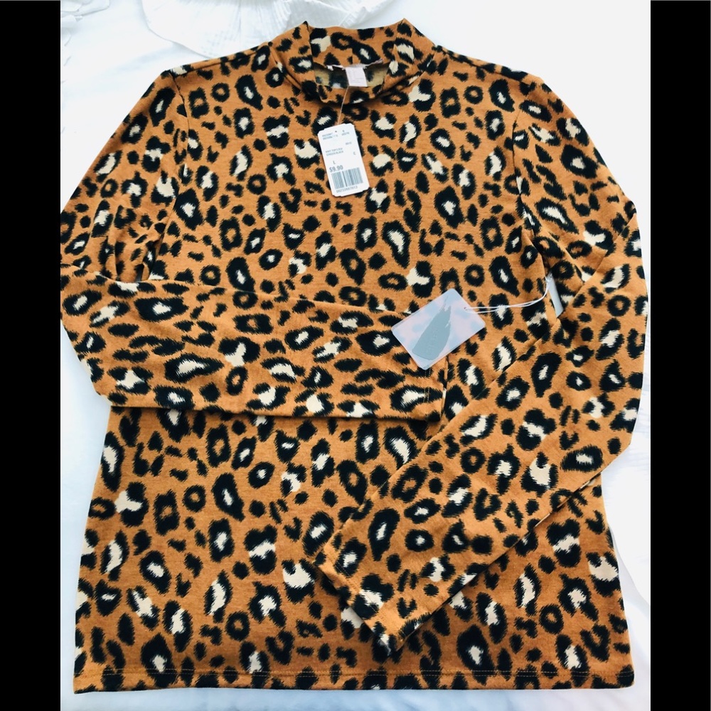 Brand New w/Tags Leopard / Cheetah Long Sleeve Top
